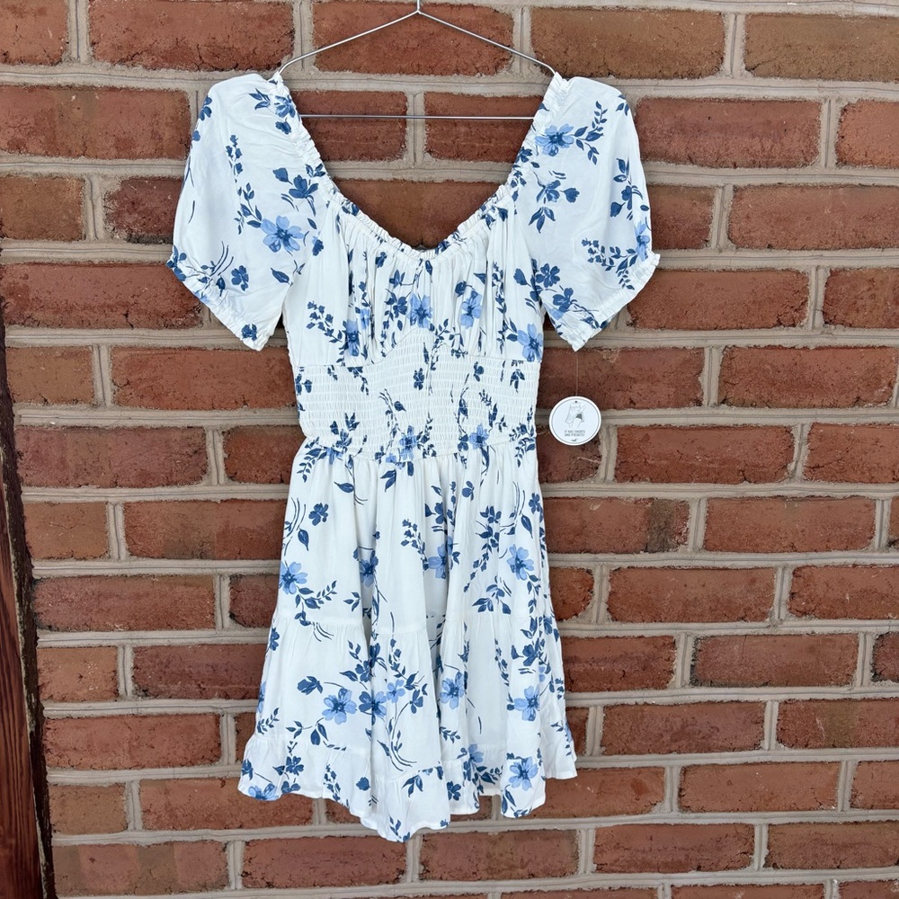 Hollister Floral Blue and White Dress with shorts and pockets